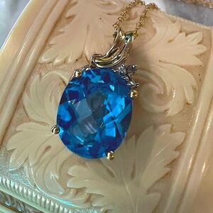 Vintage Solid 10K Gold Blue Topaz diamond pendant plus 10k 18” chain